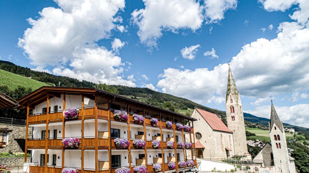 Panorama Hotel Flora Villandro Exterior photo